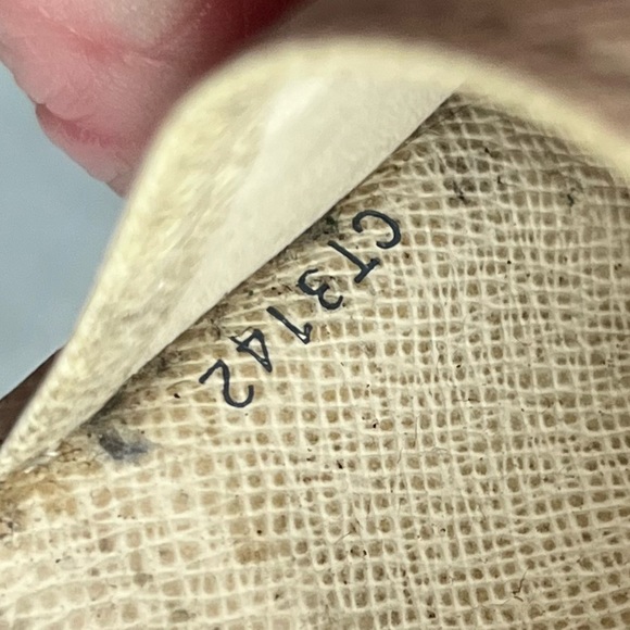 Louis Vuitton Damier Azur Four Key Holder CT3142 - Picture 16 of 16